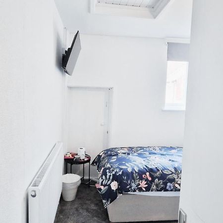 Single Room In Modern House Near Nottingham Ngoại thất bức ảnh