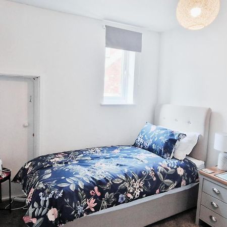Single Room In Modern House Near Nottingham Ngoại thất bức ảnh