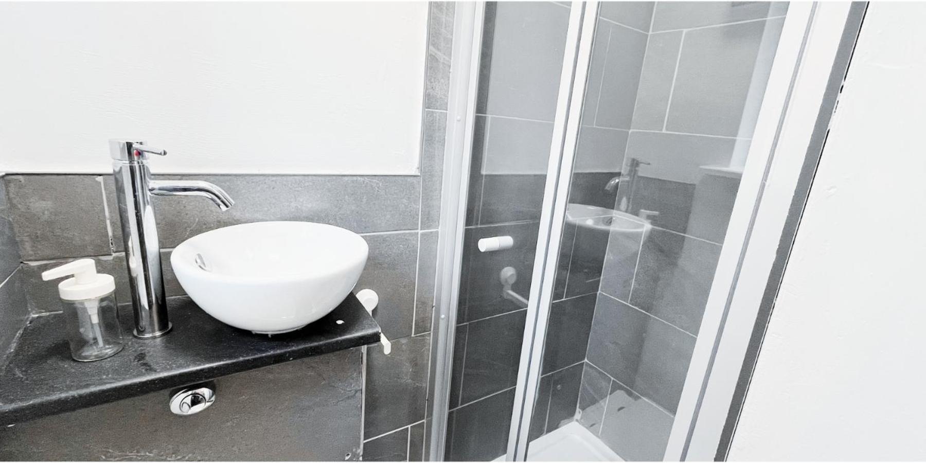 Single Room In Modern House Near Nottingham Ngoại thất bức ảnh